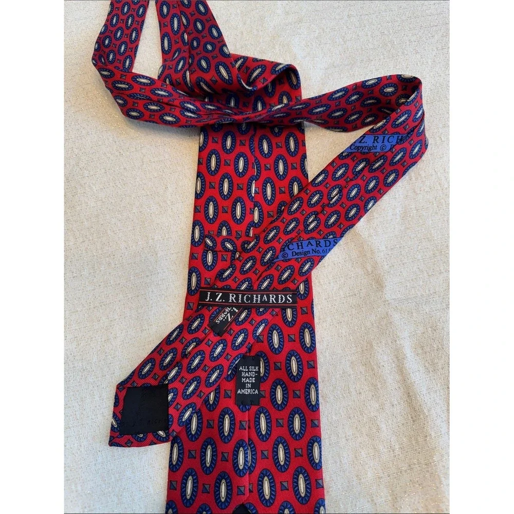 JZ Richards Mens‎ Red Geometric Silk Handmade Necktie USA Made Medallion Tie